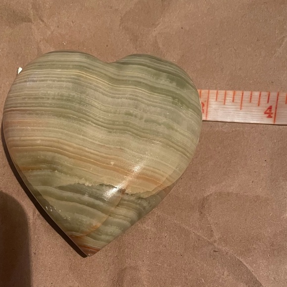 Heart Shaped Large Palm Stone - Picture 4 of 4